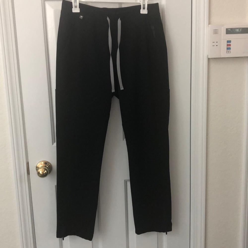 Figs women’s black scrub pants